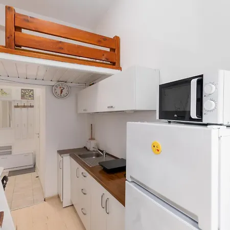 Standard With Mezzanine By Bookinghost Appartement *